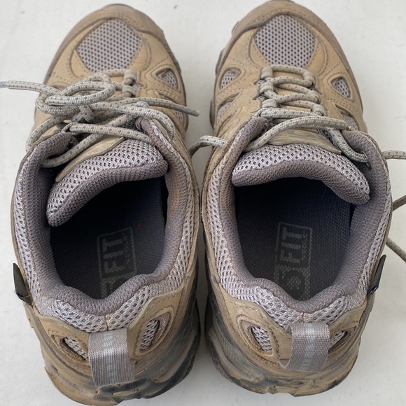 Oboz hiking shoes - Picture 3 of 5